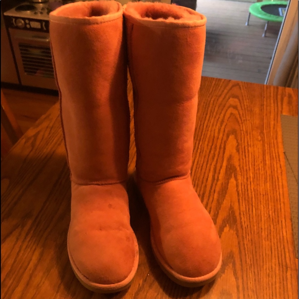 UGG CLASSIC TALL BOOTS SIZE 8 Terra Cotta color